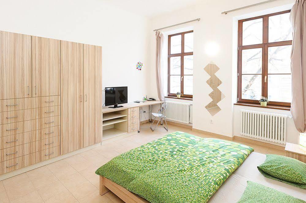 Ginosi Elema Apartel Praga Esterno foto